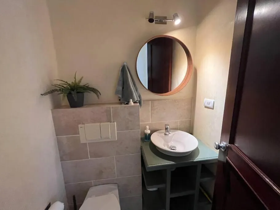 Luxury Plaza Colonial Apartment With Superior Location Next To Town & Beaches 拉斯特拉纳斯