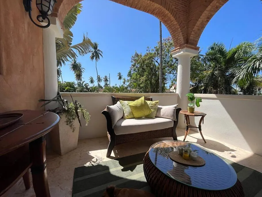 Luxury Plaza Colonial Apartment With Superior Location Next To Town & Beaches 拉斯特拉纳斯