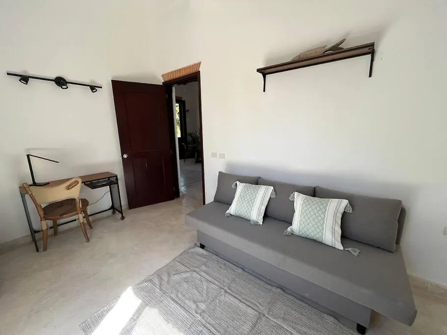 Luxury Plaza Colonial Apartment With Superior Location Next To Town & Beaches 拉斯特拉纳斯