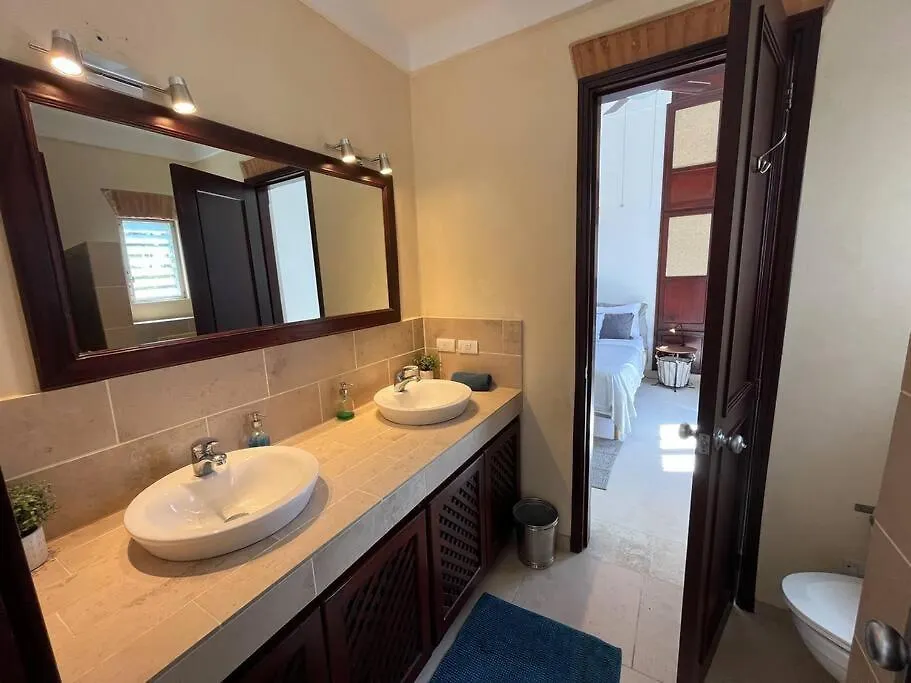 Luxury Plaza Colonial Apartment With Superior Location Next To Town & Beaches 拉斯特拉纳斯 0*,